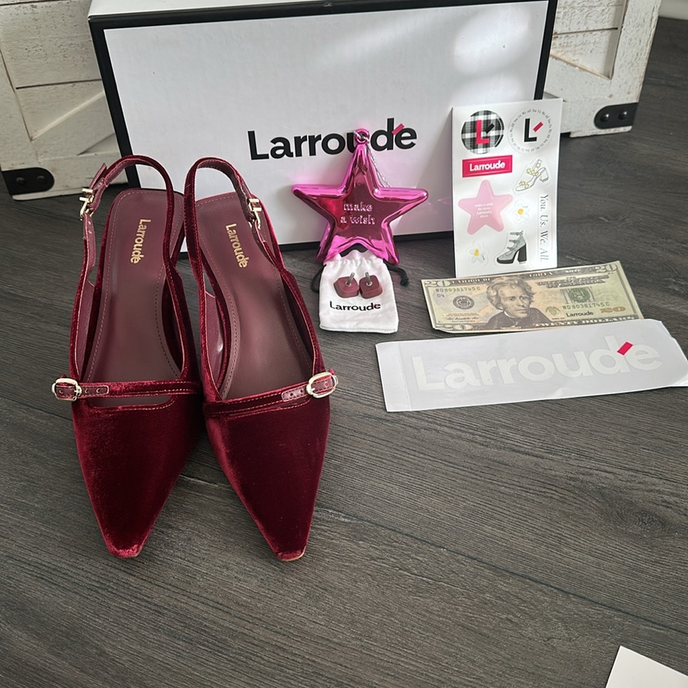 Larroude Ines Pump In Wine Velvet - Picture 3 of 11